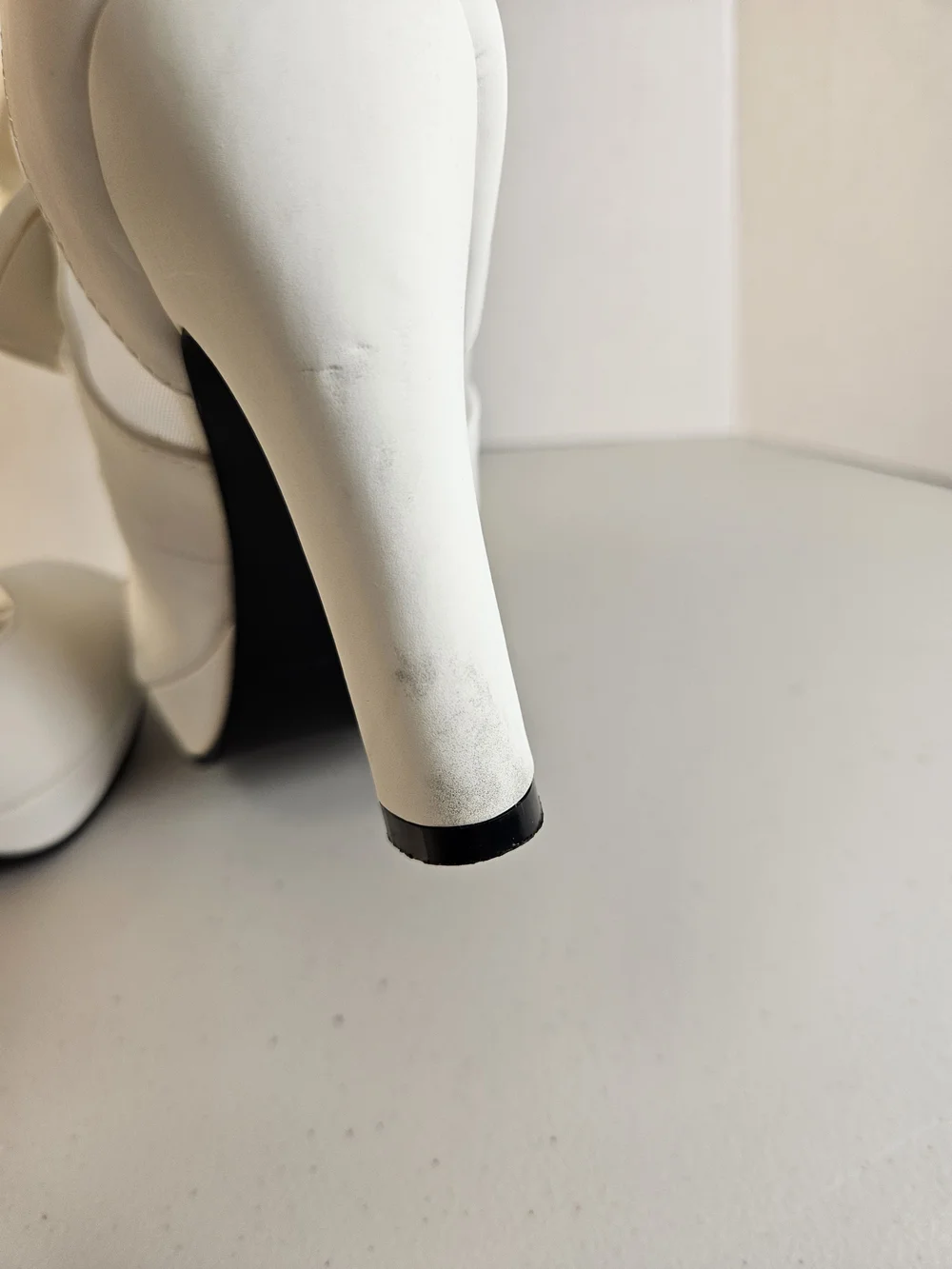 Women’s White Peep-Toe Bow Platform Heels Size 9 EURO 40